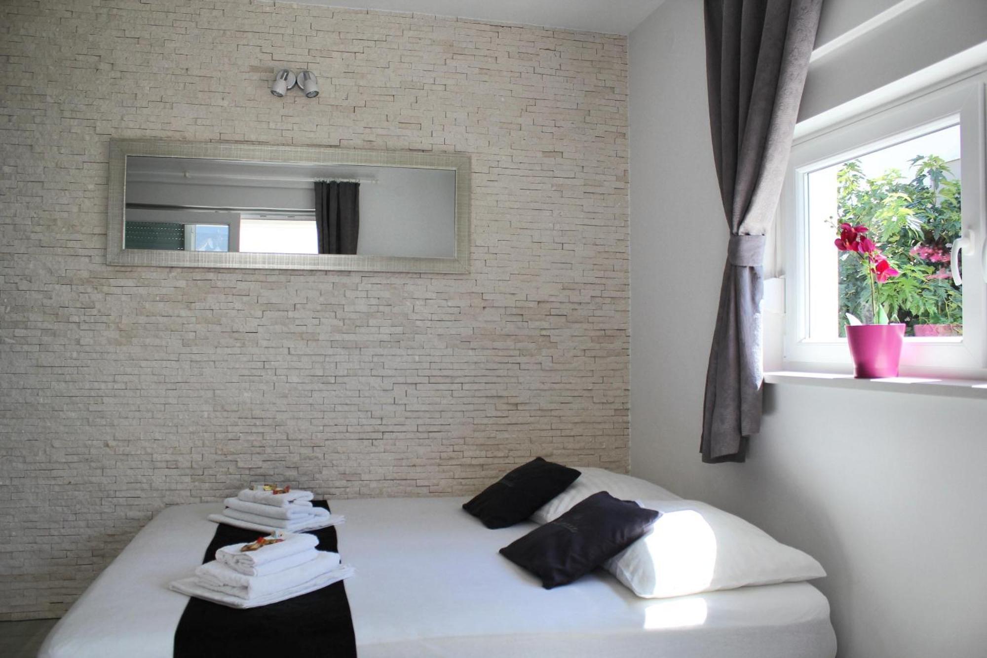 Villa Lumada Pool Apartments Novalja Kültér fotó