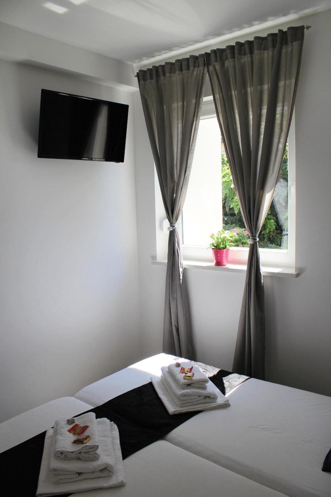 Villa Lumada Pool Apartments Novalja Kültér fotó