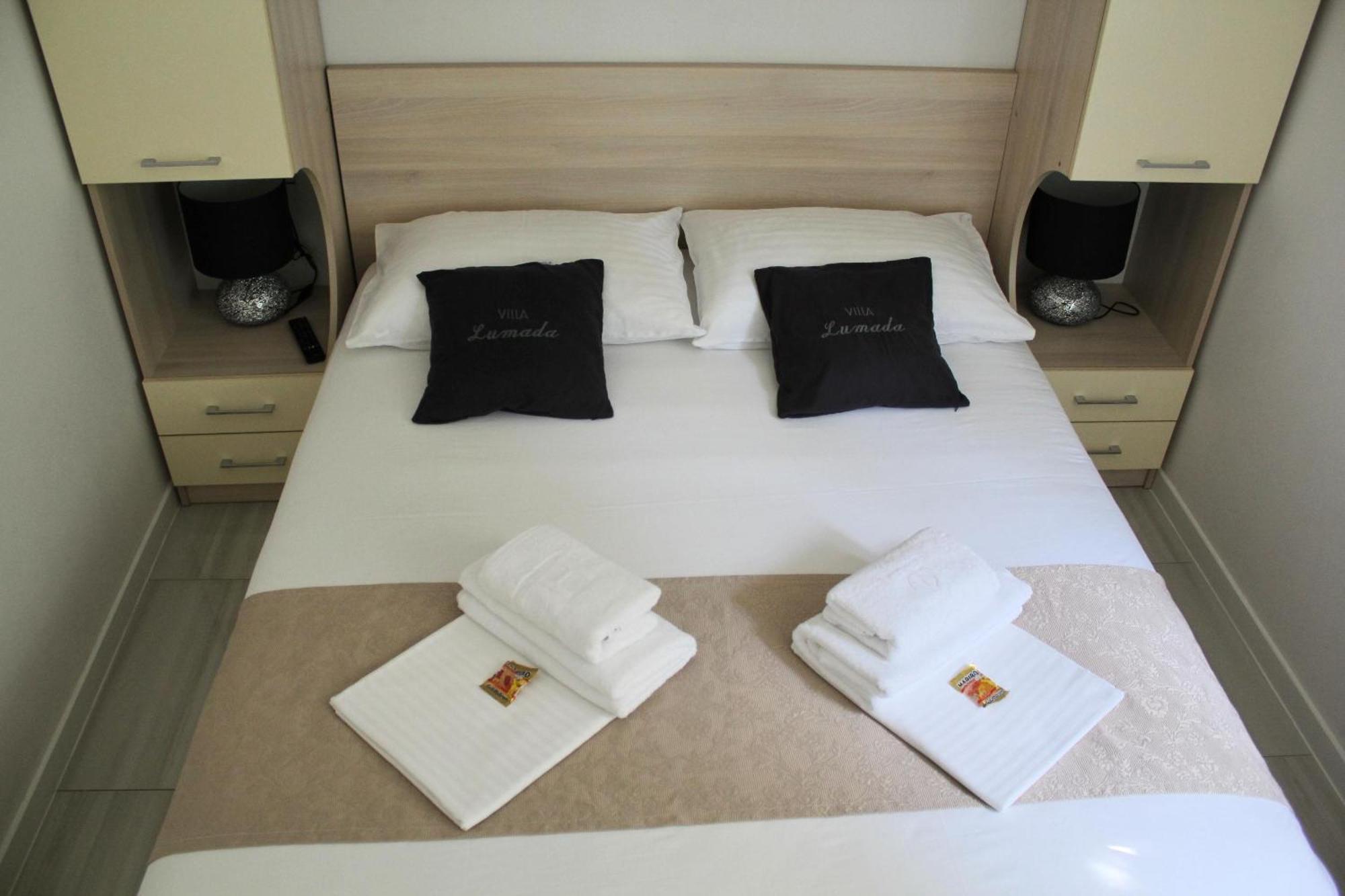 Villa Lumada Pool Apartments Novalja Kültér fotó