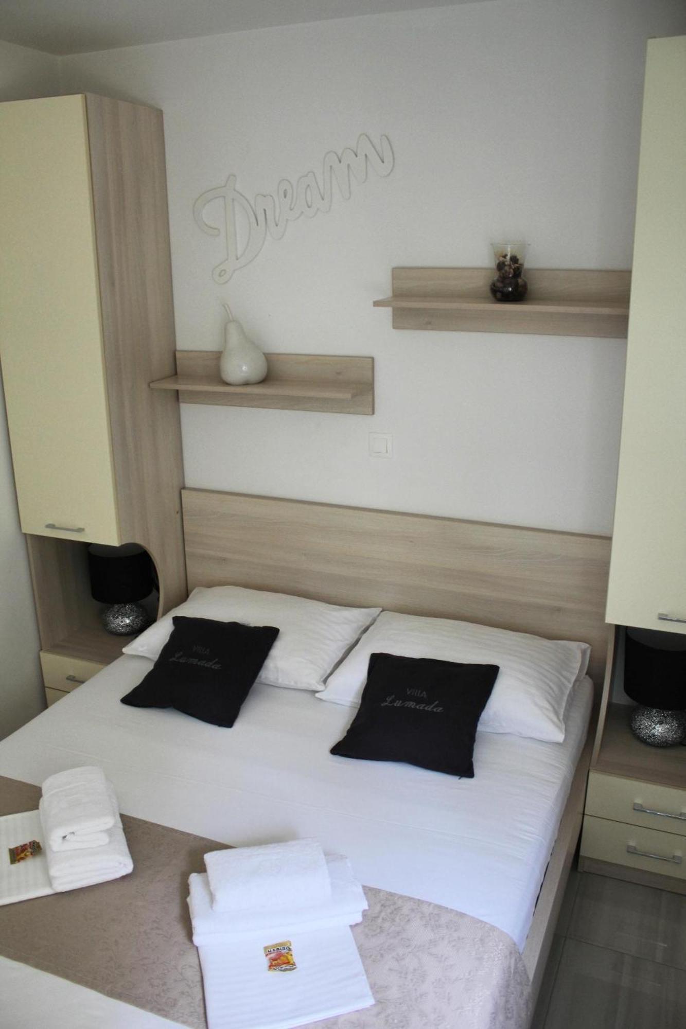 Villa Lumada Pool Apartments Novalja Kültér fotó
